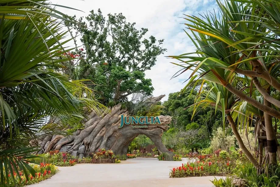 Junglia Okinawa Opens With Dinosaur Adventures and Higher Ticket Prices for Overseas Tourists