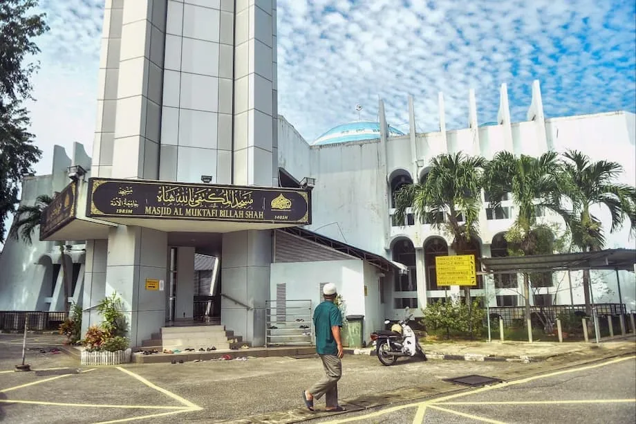 Terengganu Enforces Jail and Fines for Muslim Men Who Miss Friday Prayers