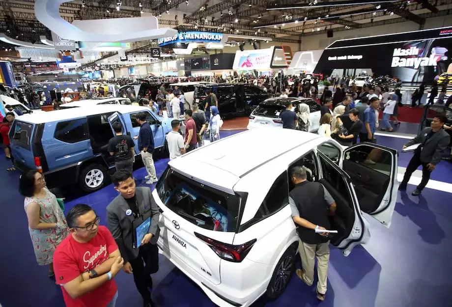 Indonesia's Shrinking Middle Class Puts Growth and Economic Security Under Strain