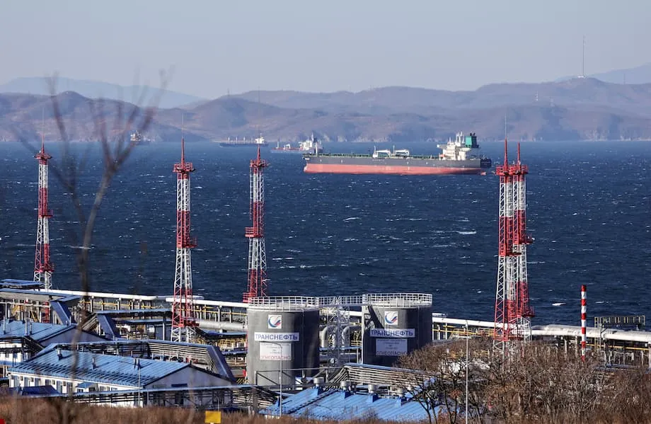 China Buys More Russian Oil as US Tariffs Push India to Cut Orders