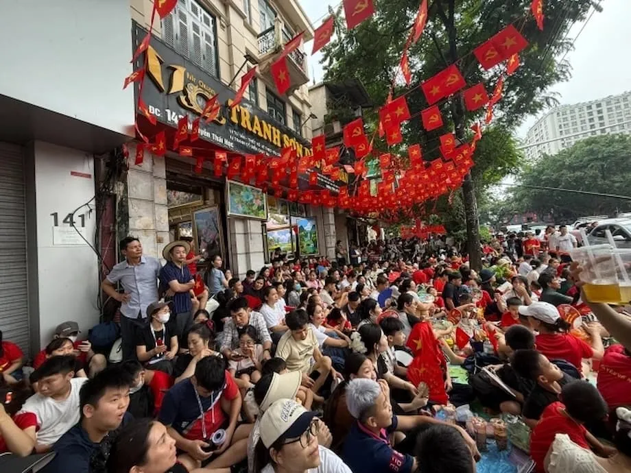 Hanoians Open Homes and Shops as National Day Crowds Fill the Capital
