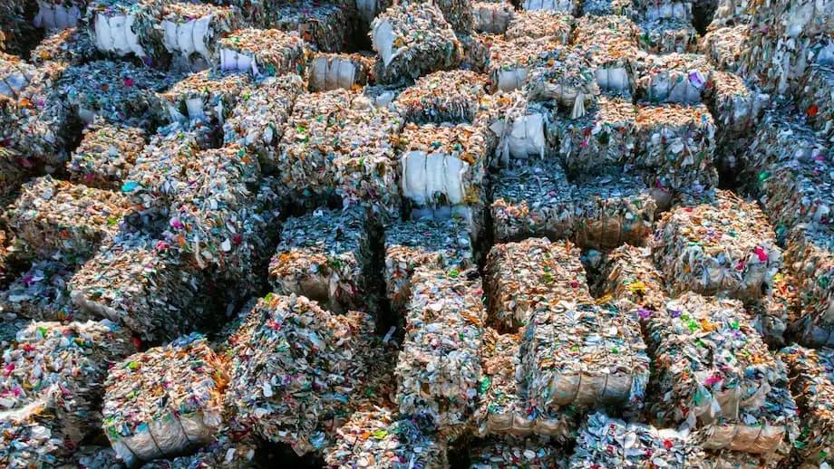 US-China Team Converts PVC and Mixed Plastic Waste Into Petrol at Low Temperatures