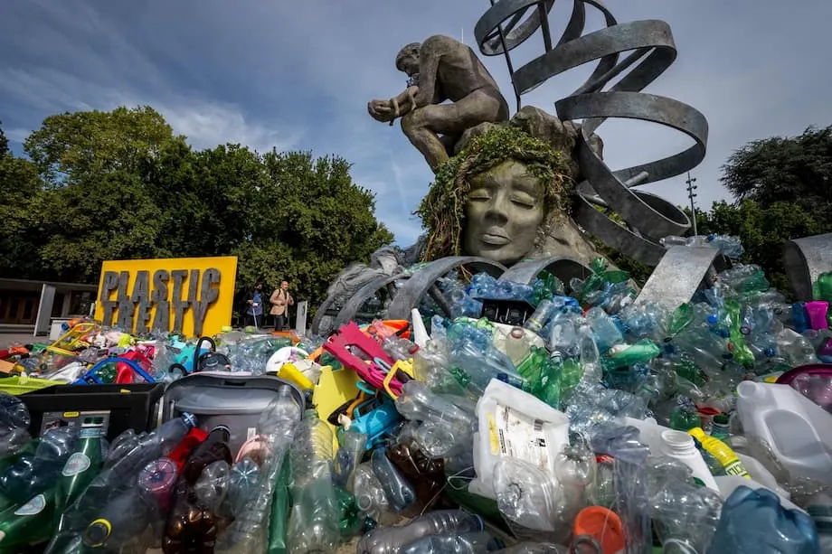 South Korea's Zero-Plastic Ambitions Collide With Industry Interests and Everyday Habits