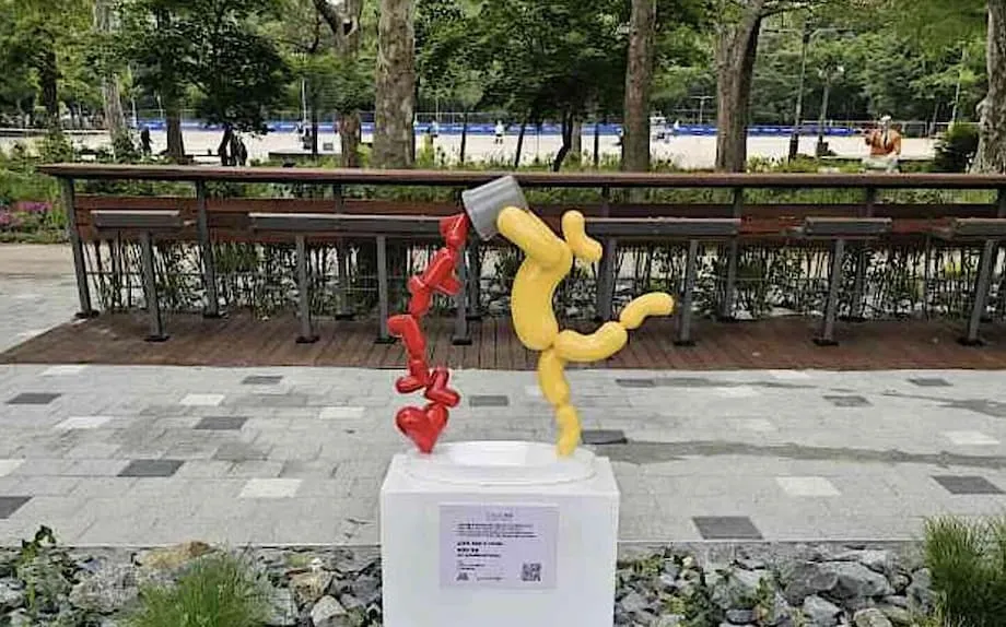 Seoul Sculpture Festival Brings More Than 100 Works to Parks and the Hangang