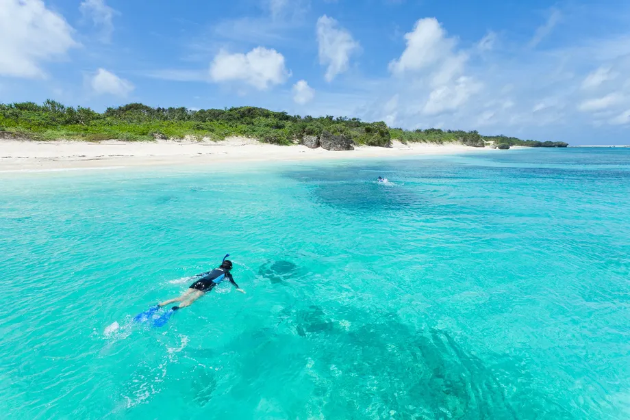 Okinawa Beach Holidays: Coral Seas, Ryukyu Heritage and an Island by Island Guide