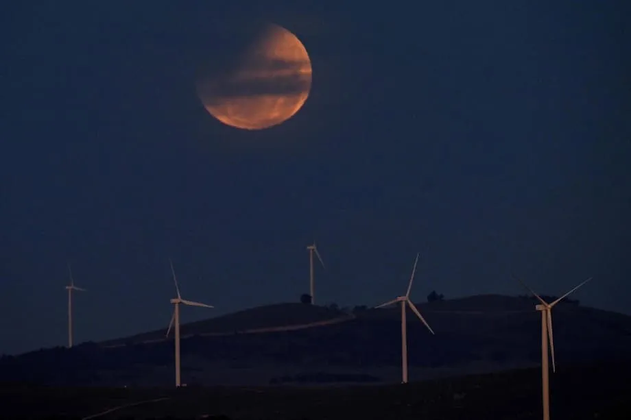 Japan Awaits 82-Minute Blood Moon in Total Lunar Eclipse on September 8