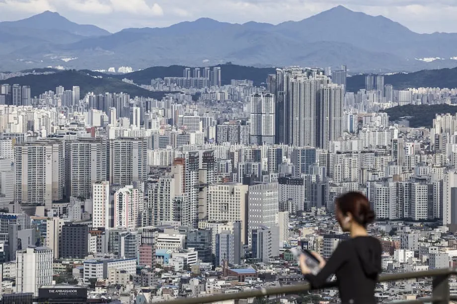 Korea Weighs Higher Property Holding Taxes as Seoul Housing Heats Up