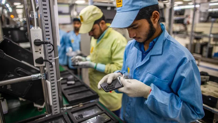 India Clears Rs 5,532 Crore in First Projects Under $2.7 Billion Electronics Component Plan