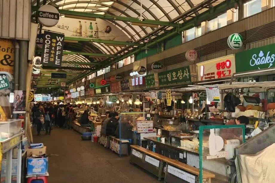 Gwangjang Market Merchants Plan 300 Million Won Lawsuit After Overcharging Backlash