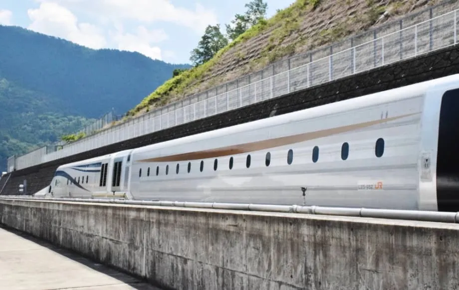 Japan's 603 km/h Maglev Waits for a Railway Beyond Its Test Track