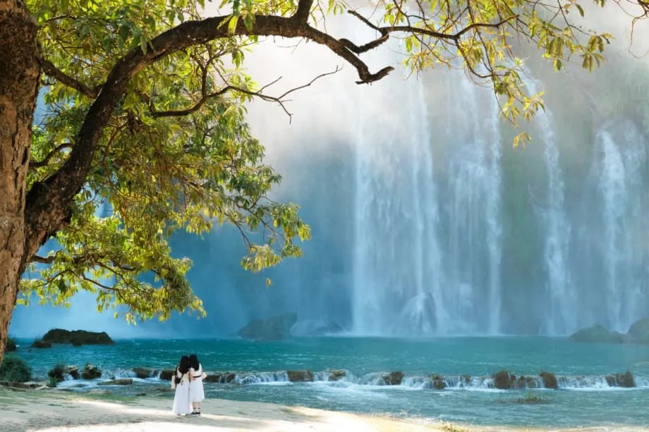Ban Gioc in Autumn: Jade Water, Golden Rice and Travel Advice for Vietnam's Border Highlands