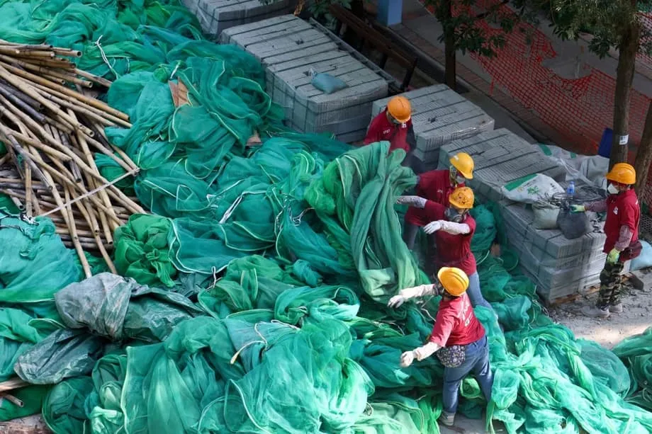 Hong Kong Scaffold Net Burns Despite Safety Certificate as Fatal Fire Prompts Overhaul