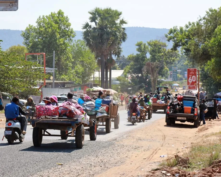 Thai Airstrikes Hit Cambodia Border as Ceasefire Frays and Mass Evacuations Begin