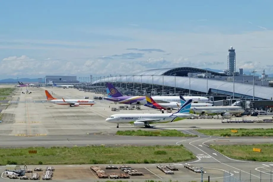 Japan-China Travel Slumps as Taiwan Dispute Hits Airlines, Shops and Tourism