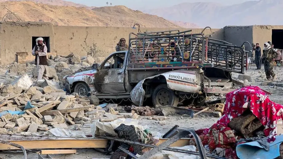 Pakistan Declares Open War on Afghanistan as Kabul Strikes Deepen Border Conflict