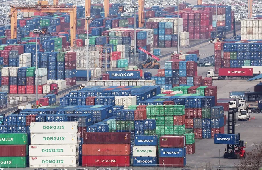 South Korea Grows 1.7% in First Quarter as AI Chips Drive Rebound and Oil Risks Mount