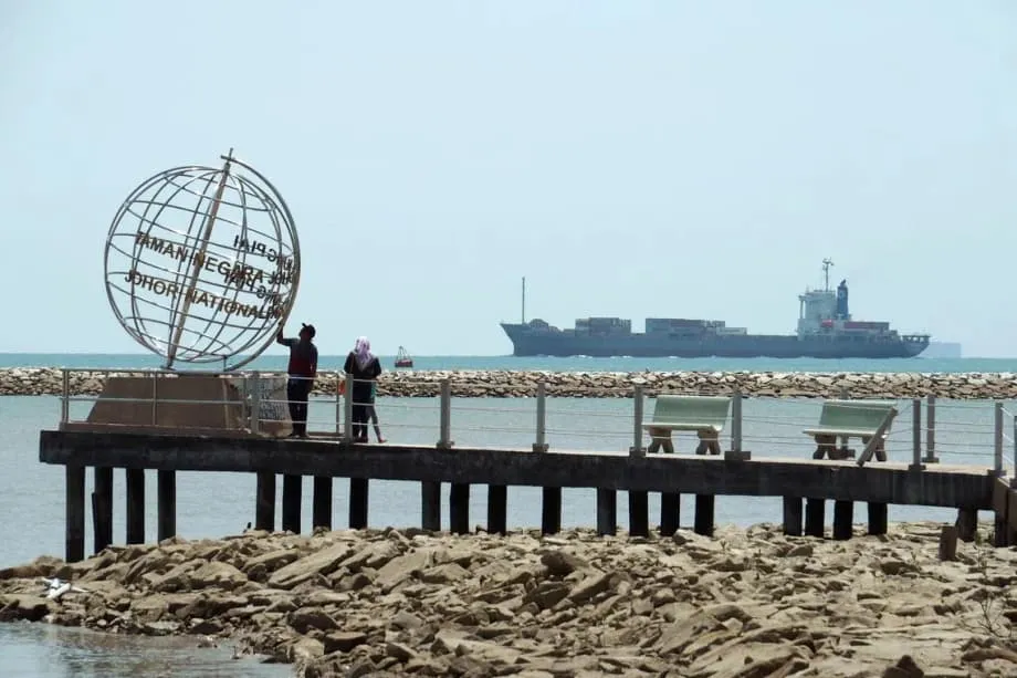 Indonesia Rejects Malacca Strait Tolls as Neighbours Defend Free Passage