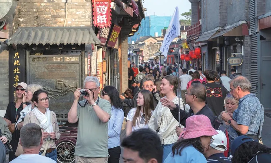 Foreign Visitors Describe China's Sense of Security Through Lost Wallets and Midnight Walks