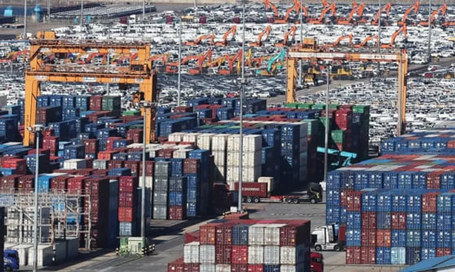 South Korea Nears $700 Billion Export Record as Chip Boom Masks Industrial Weakness