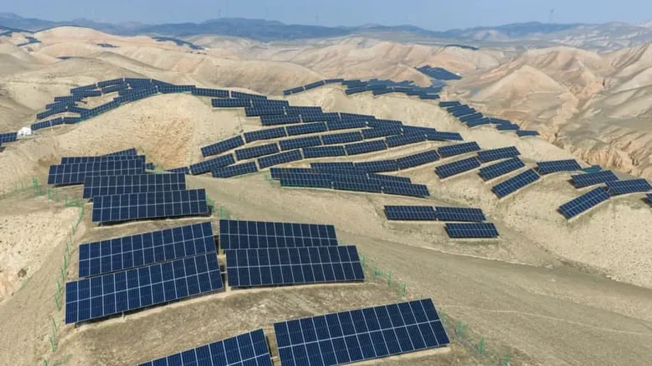 China's Desert Solar Parks Bring Back Grass and Give Herders New Income
