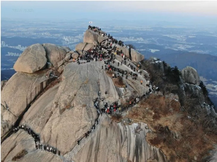 Korea's National Parks Drew 2.05 Million Foreign Visitors in 2025 as Services Expand