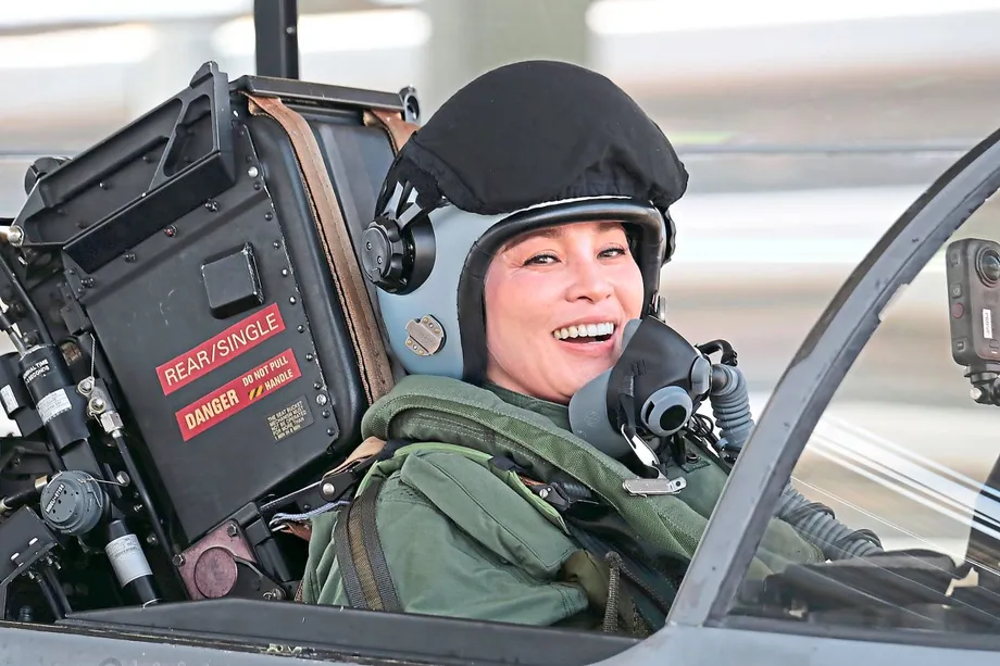 Thailand's Queen Suthida Completes 41-Minute Solo Gripen Flight After Four Months of Training