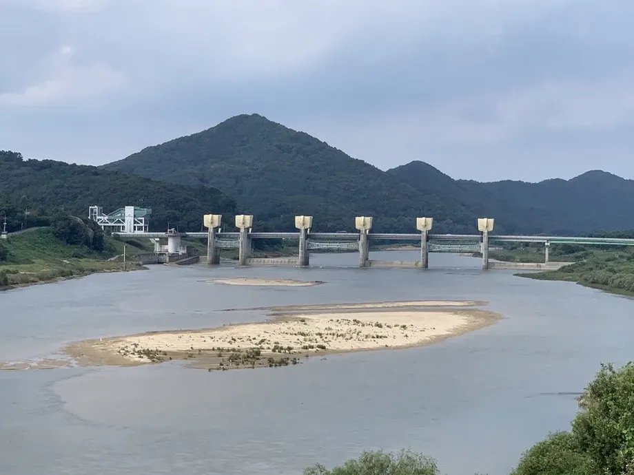 Removing 12 of South Korea's 16 River Weirs Makes Economic Sense, Studies Find, but Costs and Water Security Remain Disputed