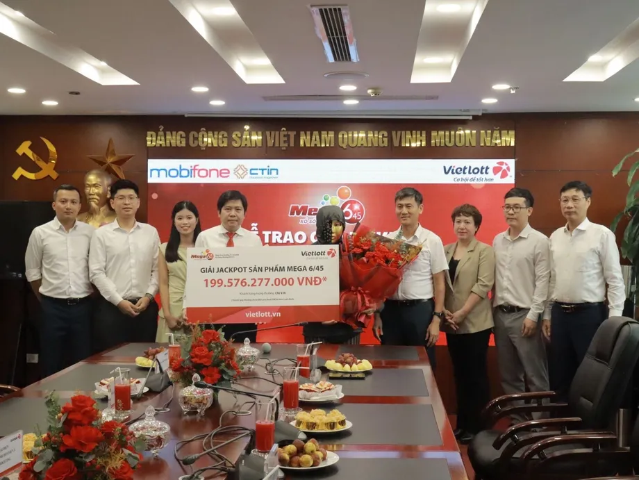 An Giang Woman Wins Record VND199.6 Billion Mega 6/45 Jackpot, Gives VND5 Billion to Charity