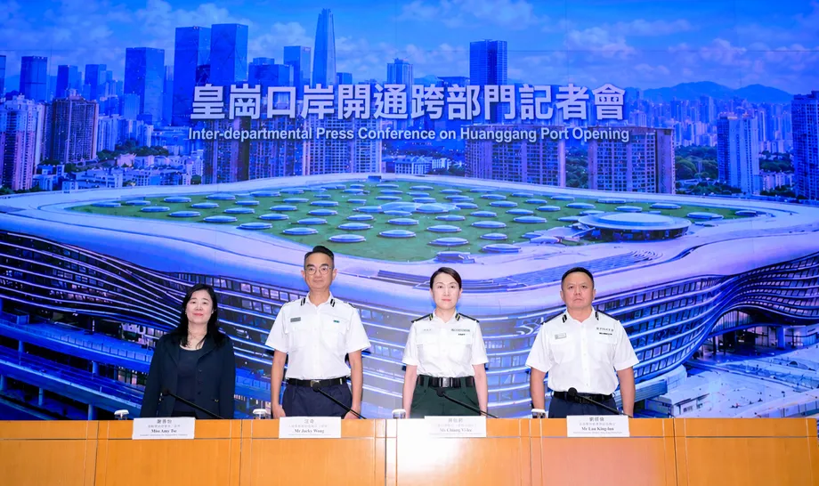 Huanggang Port holiday rush brings 75-minute queues days after opening