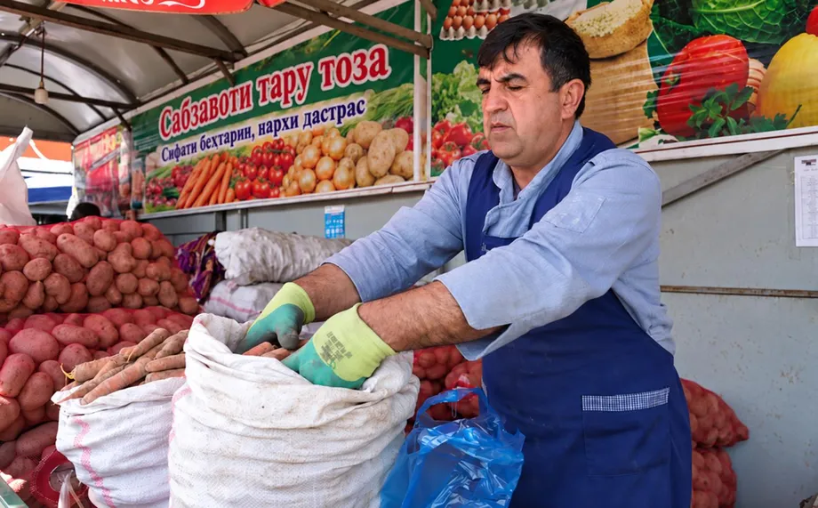 Tajikistan Fuel and Carrot Prices Jump More Than 50% as Inflation Reaches 2.8%