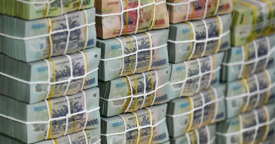 Vietnam Plans 3,334.3 Trillion Dong in 2027 Revenue as Investment Push Widens Deficit