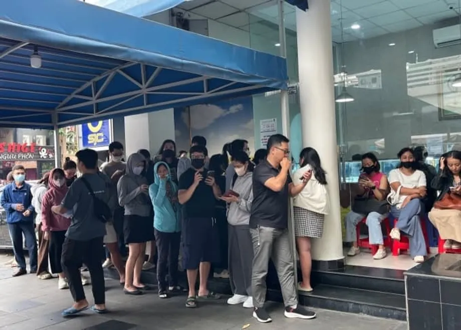 Vietnam Ends Gold Monopoly as Queues Grow, Shelves Empty and Prices Hit Records