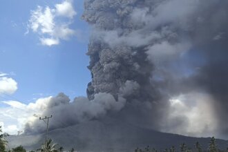Bali volcano eruption: How to check online if your flight is cancelled ...