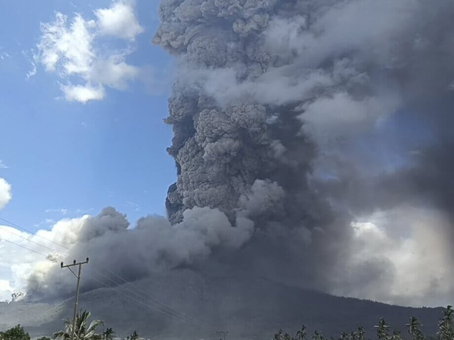 Bali volcano eruption: How to check online if your flight is cancelled ...