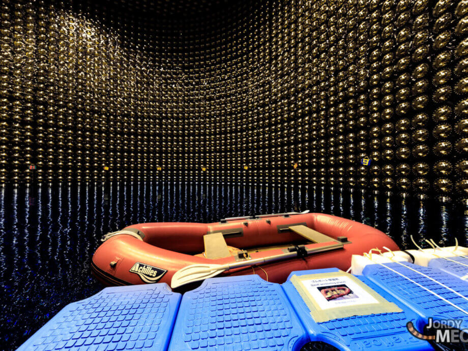 Exploring Super-Kamiokande: Neutrino Observatory Interior | Japon Secret