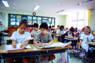 Korea school class hi-res stock photography and images - Alamy