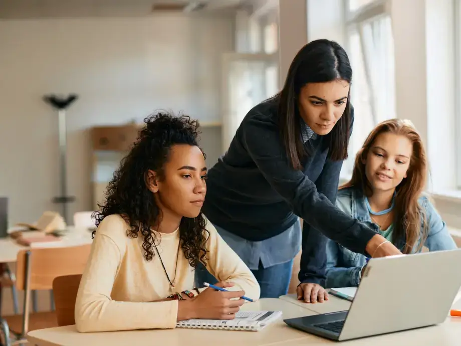 Tips and Resources for Introducing Students to Artificial Intelligence