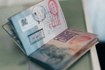 English Teaching Jobs in Japan 2025 – Visa, Salary & Tips | E-Housing