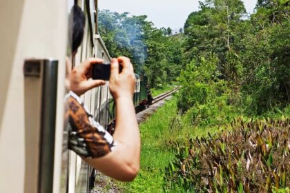 Francis Bourgeois explores Malaysia's iconic jungle railway - BBC Reel