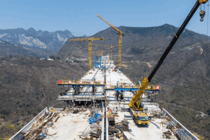 Construction of Liuzhi grand bridge in SW China enters final phase-Xinhua