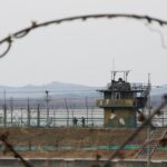 Korea 1966 Dmz Fence Barrier Dmz And Soldiers Hi Res Stock Photography