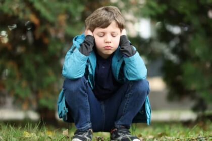 Parenting experts say lonely kids choose these 5 things over ...