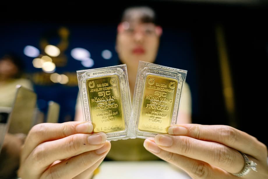 Vietnam gold prices hit all-time high as global market surges