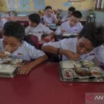 Indonesia targets zero incidents in free nutritious meals program ...
