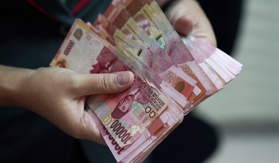 Rupiah Hits Record Low; Indonesia Intervenes to Defend Currency - ExpatGo