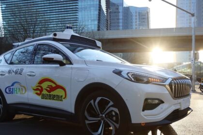 Come la Cina vuole dominare anche il mercato dei robotaxi | Wired Italia