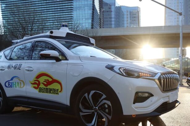 Come la Cina vuole dominare anche il mercato dei robotaxi | Wired Italia